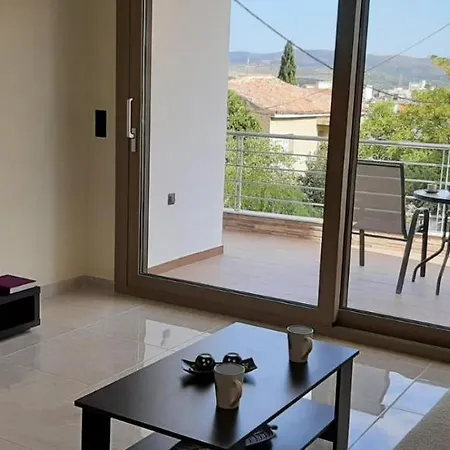 Ayra Aliveri